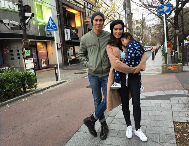 Vino G Bastian - Marsha Timothy Nikmati Musim Dingin Jepang