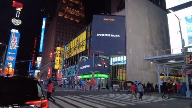 Viral Local Brand Appears in Times Square New York, Making Indonesian Netizens Proud