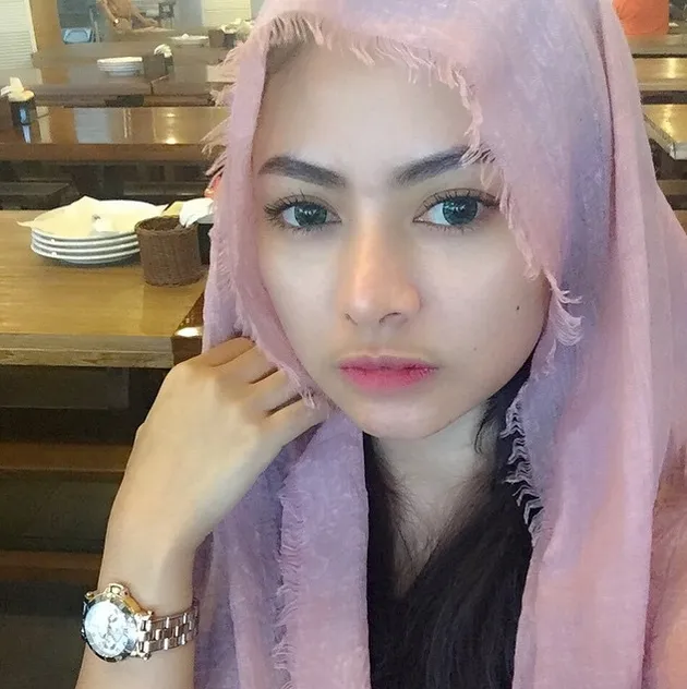 Vitalia Sesha 