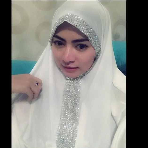 Vitalia Sesha 