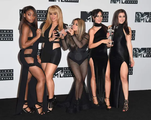 Dua gelar didapatkan oleh kuintet yang berisikan wanita-wanita cantik, Fifth Harmony. Mereka meraih gelar Song of Summer dan Best Collaboration.