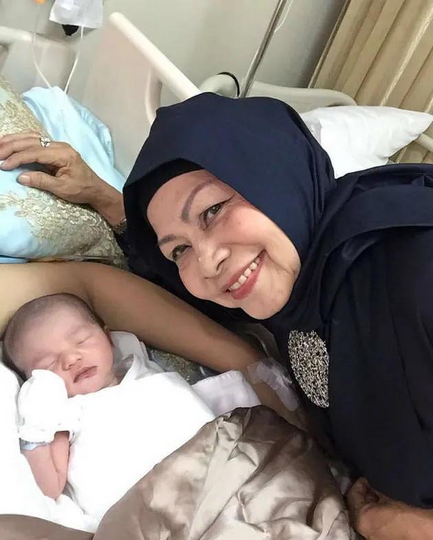 FOTO: Wajah Bantal Lucu Prince Arsya, Bayi Ganteng Anang Ashanty