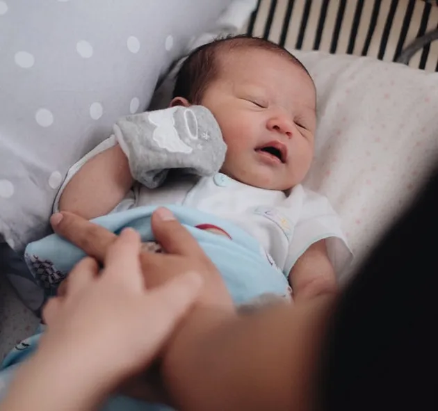 Makin Ke Sini Alice Norin Makin Mengekspose Lucunya Baby Al Putri Pertamdengan Alvin Makin Ke Sini Alice Norin Makin Mengekspose Lucunya Baby Al Putri Pertamdengan Alvin