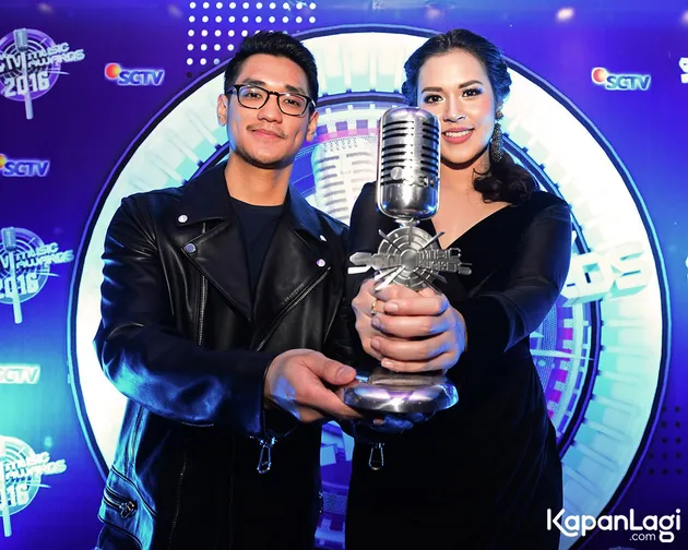 Afgan & Raisa menjadi pemenang dari Kategori Kolaborasi Paling Ngetop SCTV Music Awards 2016 karena duet mereka membawakan lagu berjudul 'Percayalah'.