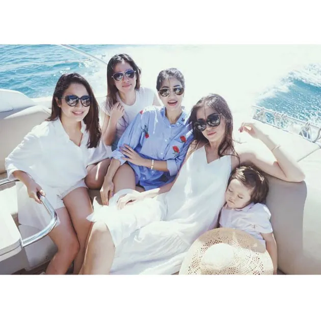 Wajah Lucu El Barack Saat Ketiduran di Yatch