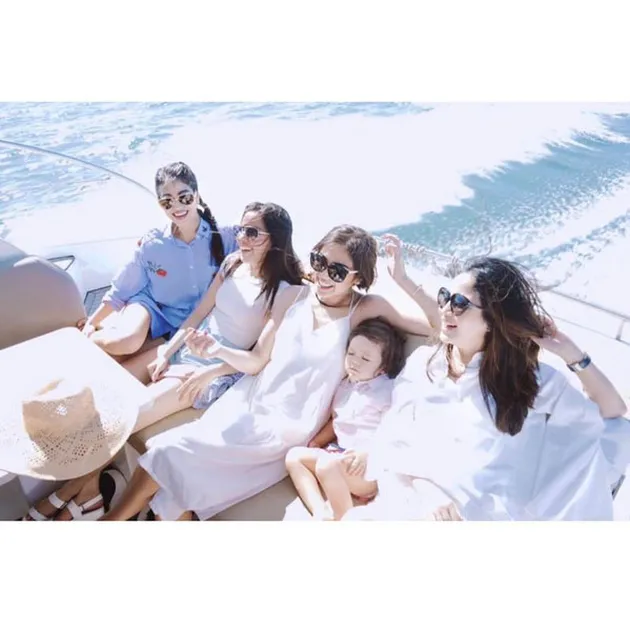 Wajah Lucu El Barack Saat Ketiduran di Yatch