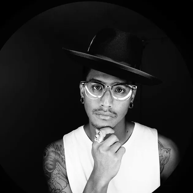 Dancers Taylor Swift