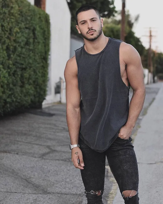 Dancers Taylor Swift