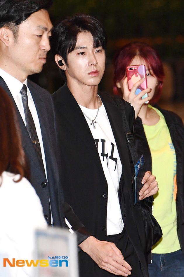 PHOTO: Sad Faces of Yunho - Changmin TVXQ Returning to Korea to Attend Sulli's Funeral