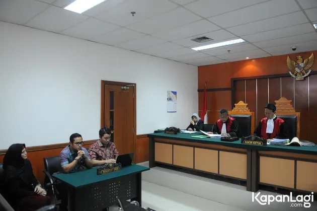 Akhirnya hakim pun mengabulkan sebagian gugatan yang dibuat oleh Yos yang datang atas nama PT Tiga Rambu.
