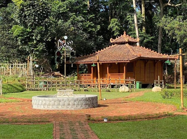 Photo of Titiek Soeharto's Warung in Bogor, Inauguration Celebration Attended by Prabowo - Rare Plants are Present