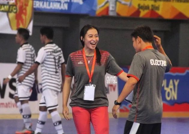 fisioterapis, windy mayang, fisioterapis cantik