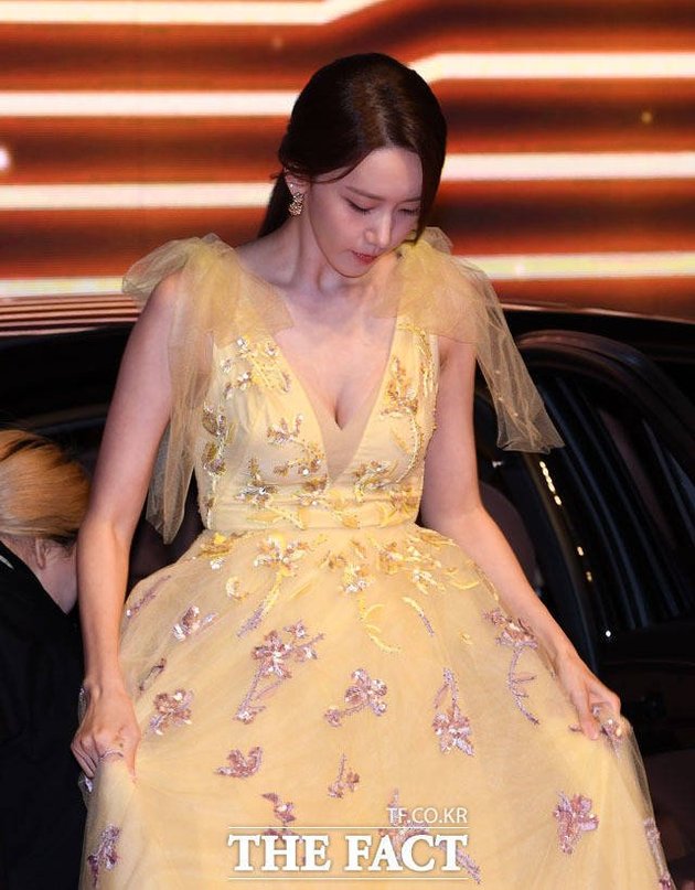 Yoona SNSD's Photos Showing a Fuller Figure, Displaying Smooth Back and Cleavage