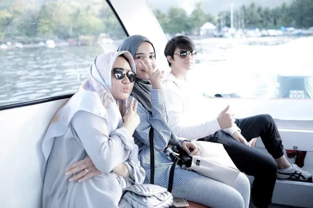 Zaskia Sungkar &amp; Irwansyah di Lombok