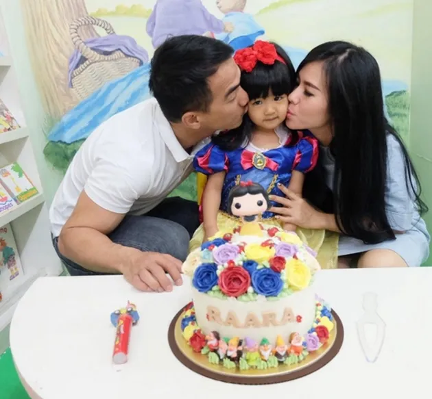 Anak Joe Taslim &amp; Julie Taslim 