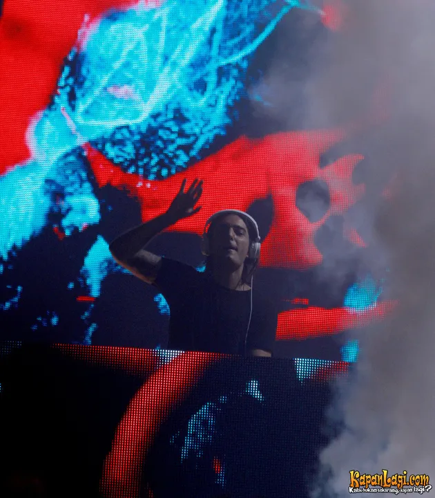 Futuristik! Potret Keren DJ Alesso \&#039;Menyihir\&#039; Party People JIExpo