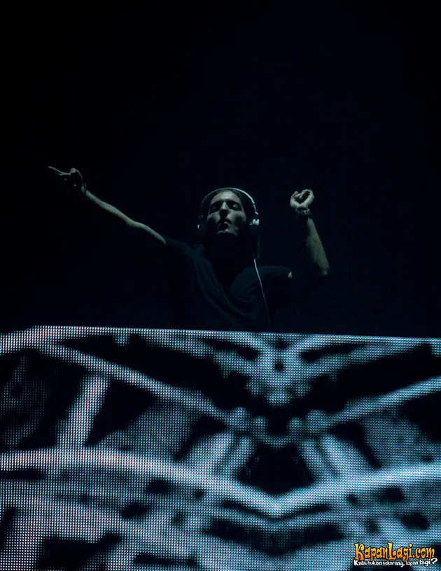Futuristik! Potret Keren DJ Alesso \&#039;Menyihir\&#039; Party People JIExpo