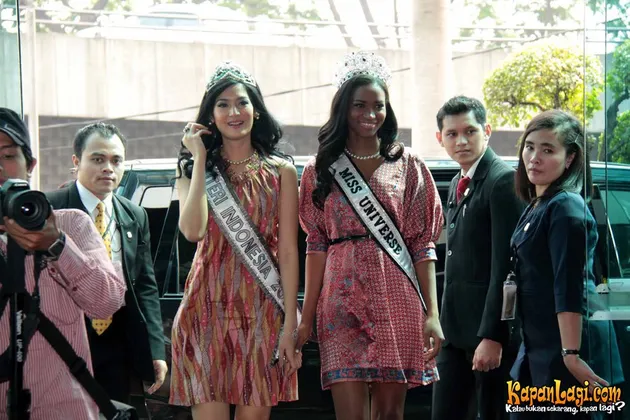 Leila Lopes - Maria Selena