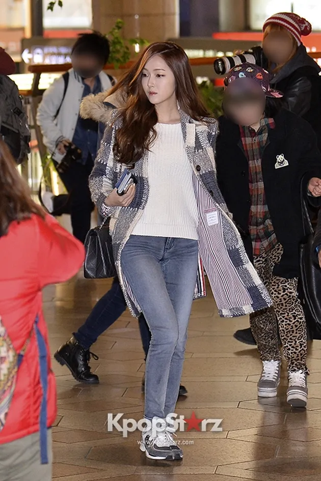 FASHION AIRPORT CANTIK ALA GIRLS GENERATION DI BANDARA 