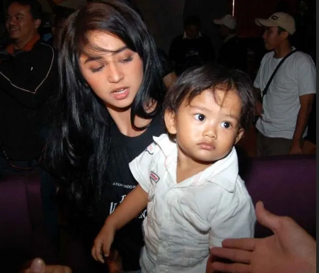 Anak Dewi Perssik