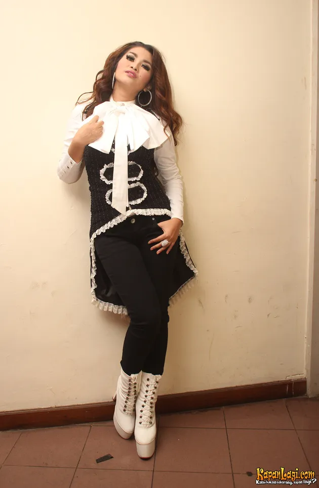 FITRI CARLINA BERBAGI CERITA SOAL KISAH ASMARANYA 