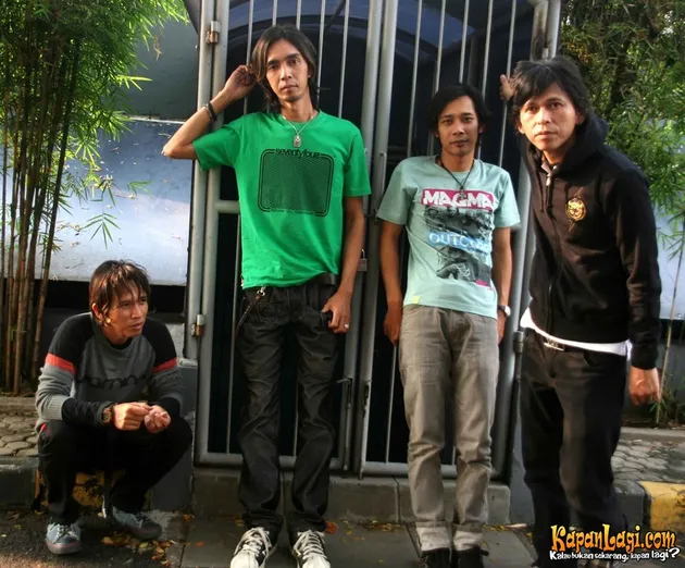 Forward Band