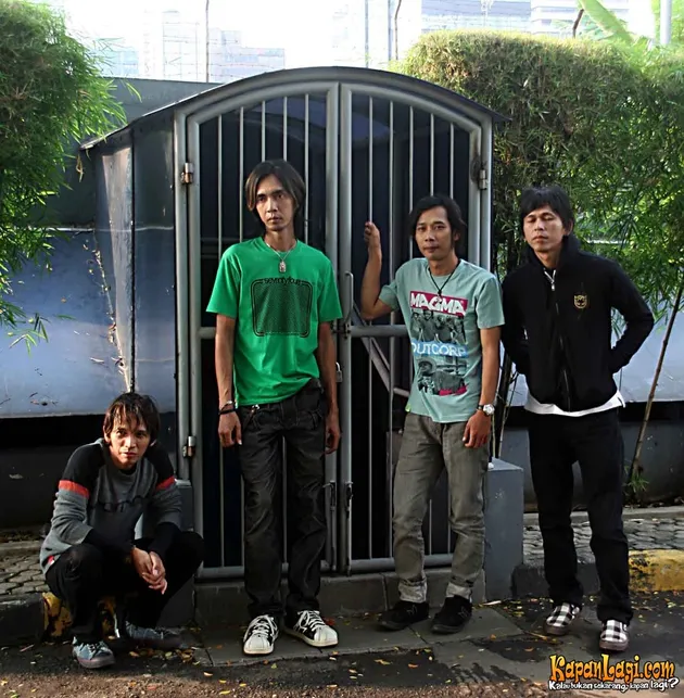 Forward Band