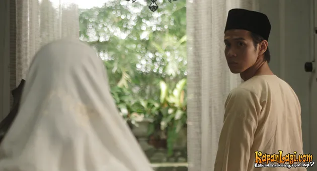 Di Bawah Lindungan Kabah
