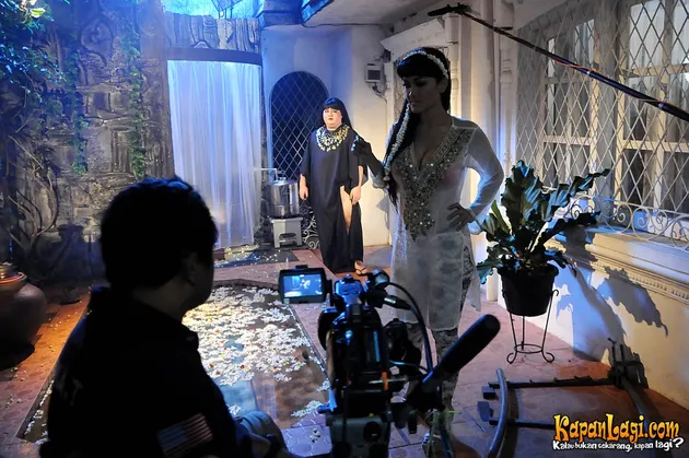 FOTO-FOTO BEHIND THE SCENE FILM RUMAH BEKAS KUBURAN 