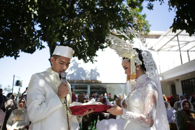 Pernikahan Fitri Tropica dan Irvan Hanafi