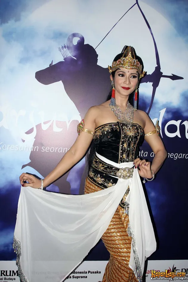 FOTO-FOTO KETIKA PARA SELEBRITIS INDONESIA JADI WAYANG 