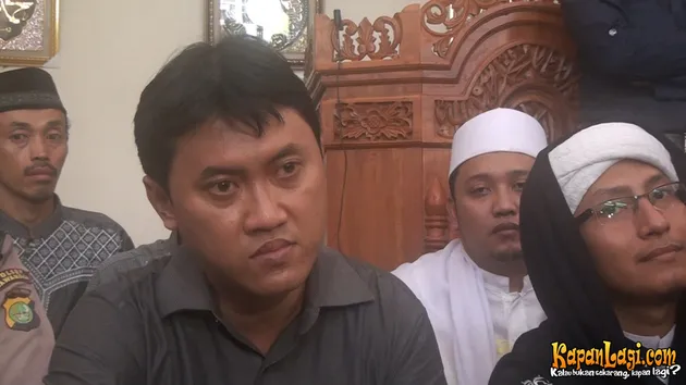 FOTO-FOTO PROSESI SUMPAH POCONG ARYA WIGUNA - TANTANG 
