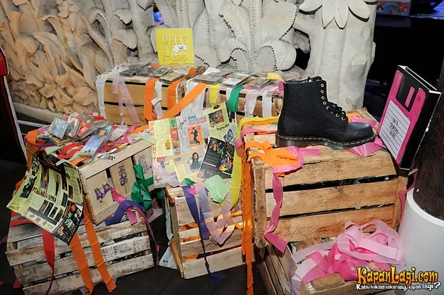 Tren fashion selalu kembali. Sepatu yang populer di tahun 90an ini masih ngetren 20 tahun kemudian.