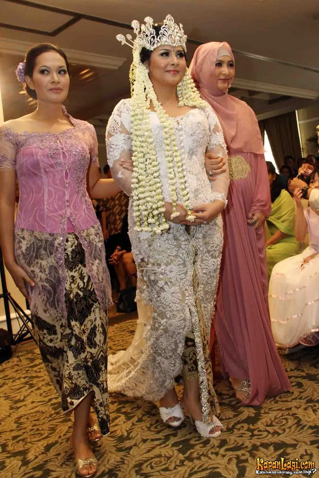 Prosesi Akad Nikah Iko Uwais - Audy Item
