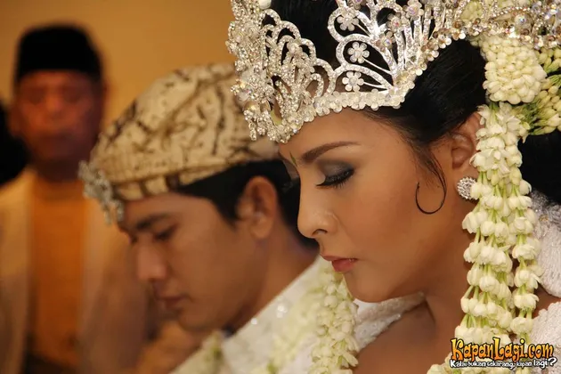 Prosesi Akad Nikah Iko Uwais - Audy Item