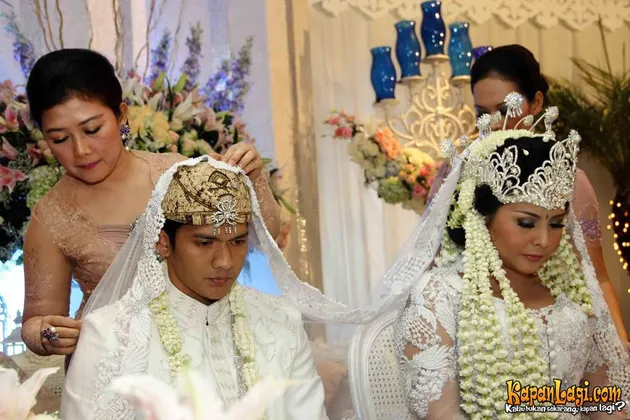 Prosesi Akad Nikah Iko Uwais - Audy Item