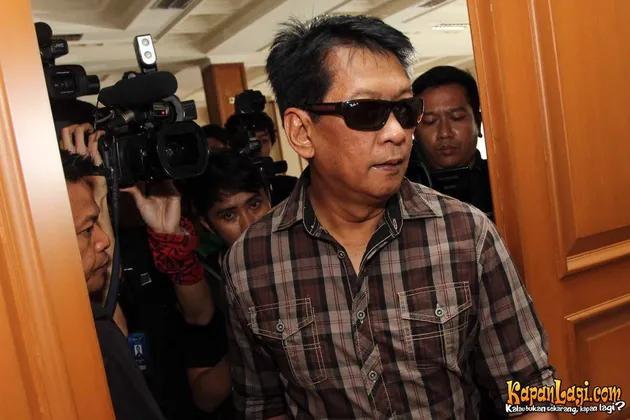 Foto Andi Soraya - Rudy Sutopo Masih Mesra di Sidang Cerai - KapanLagi.com