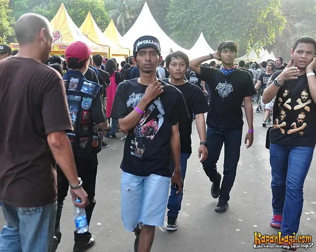 Antusiasme penonton Metallica sungguh luar biasa.
