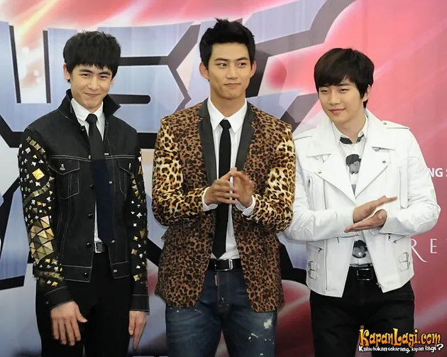 Foto Boyband Korea 2PM di Preskon Music Bank Jakarta ...