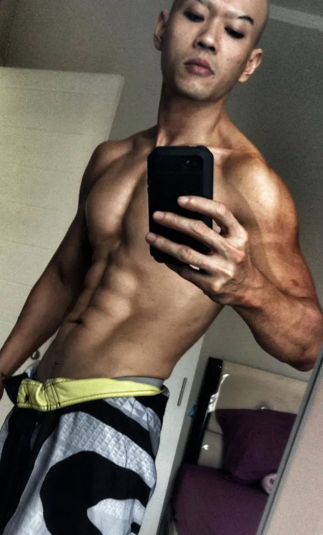 FOTO DEDDY CORBUZIER TETAP SEKSI DI USIA 37 TAHUN 
