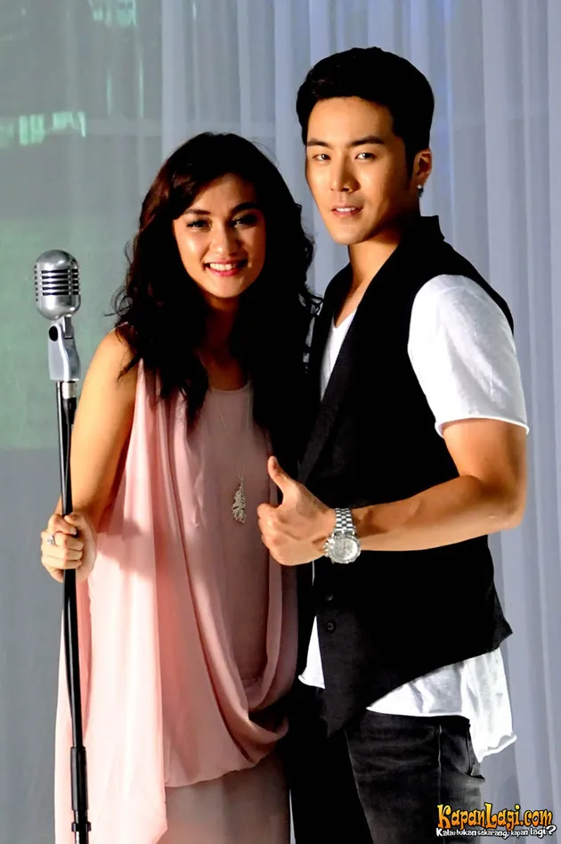 Eru dan Atiqah Hasiholan