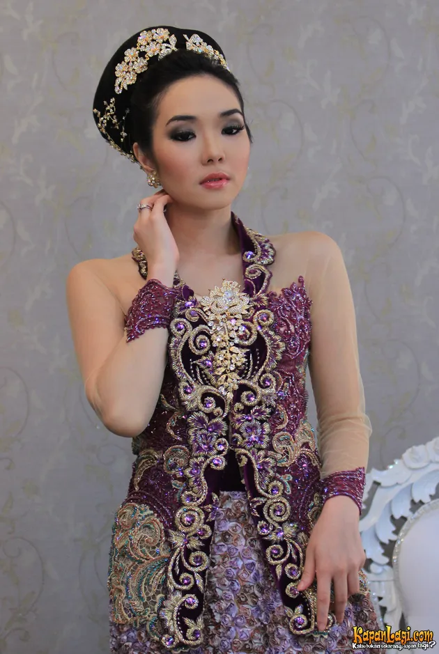 FOTO GADING DAN GISEL DENGAN BAJU PENGANTIN - PART II 