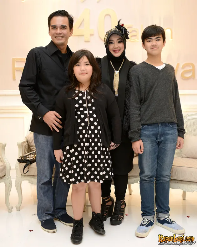 Rina Gunawan