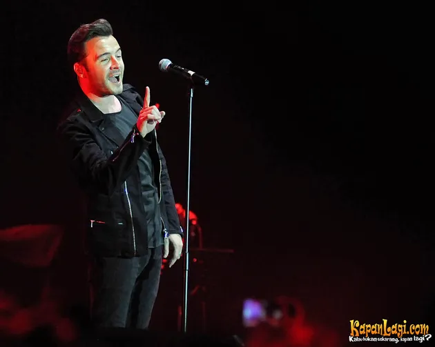 Beberapa lagu yang terdapat dalam album EP seperti Everything To Me, Everytime, dan Once dinyanyikan olehnya.