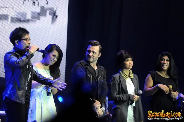 Tampil luar biasa, Billy Simpson tunjukkan suara merdunya.