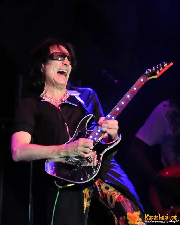 Steve Vai