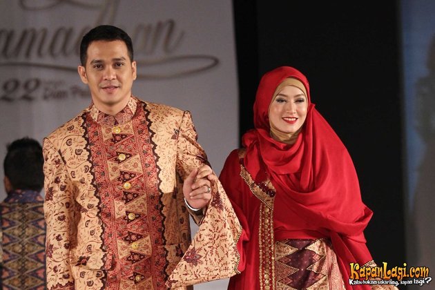 FOTO LYRA  VIRNA  DAN FADLI TAMPIL SERASI SEBAGAI MODEL 