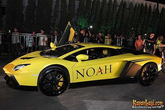  FOTO  MOBIL LAMBORGHINI  MEWAH  NOAH DI PREMIERE FILM MEREKA 