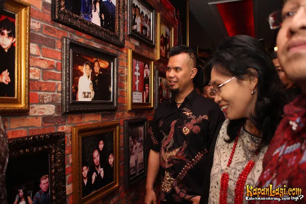 FOTO PERESMIAN AHMAD DHANI MASTERPIECE KARAOKE - SANTUNI 