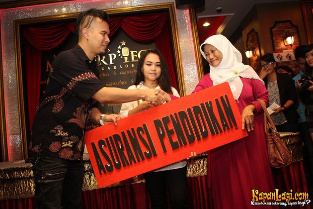 FOTO PERESMIAN AHMAD DHANI MASTERPIECE KARAOKE - SANTUNI 